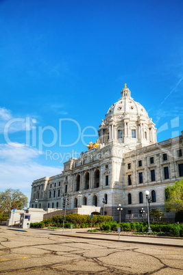 minnesota state capitol building in st. paul, mn