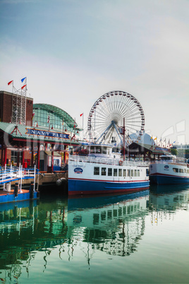navy pier in chicago in the morning