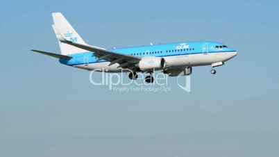 KLM airplane landing air ground traffic 11010