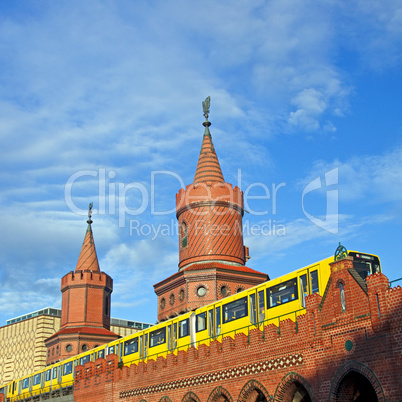 berlin oberbaumbruecke summer