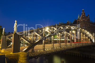 Brooksbrücke at Twilight