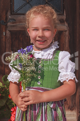 Portrait eines bayerischen Blumenmädchen