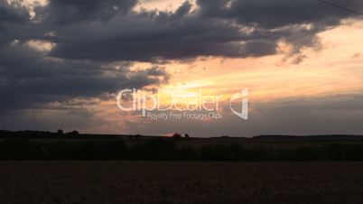 Sunset over field, Sonnenuntergang über Feld