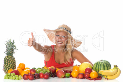 Blonde Frau mit Obst