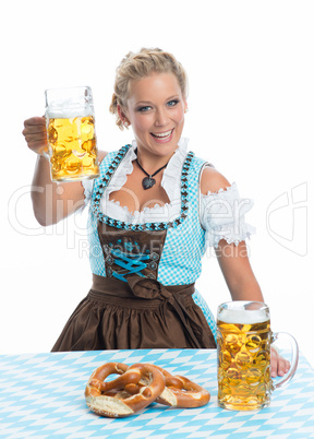 Bayrin mit Bier und Brezel