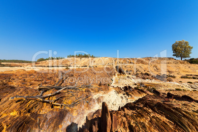 Earth dam wall with an empty dam