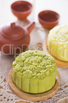 Snowy skin green tea paste mooncake