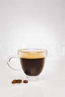 espresso mit kaffee bohnen