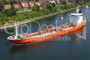 Tankschiff auf dem Kiel Kanal