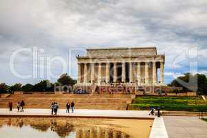 the lincoln memorial in washington, dc in the morning