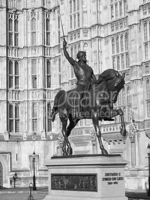 richard the lionheart statue