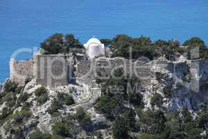 Burgruine Monolithos mit weißer Kapelle, Rhodos