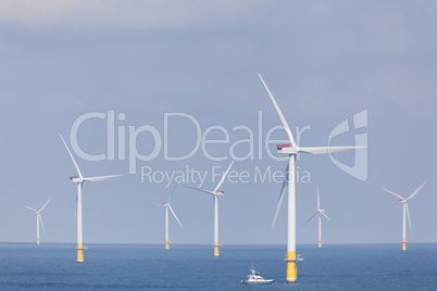 Offshore Windpark in der Nordsee von der englischen Küste