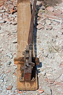 Reinforced steel rod cutter