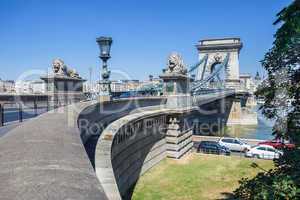 chain bridge in budapest