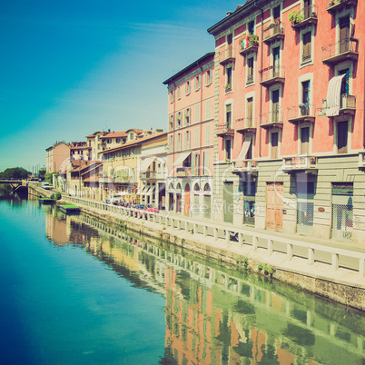 retro look naviglio grande, milan