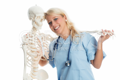 Ärztin mit Skelett