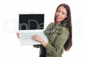Brünette Frau mit Laptop