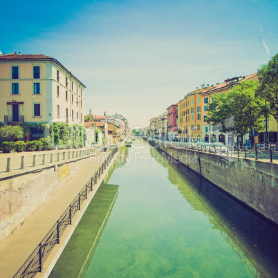 retro look naviglio grande, milan