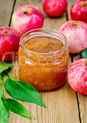 jam apple with apples on the board