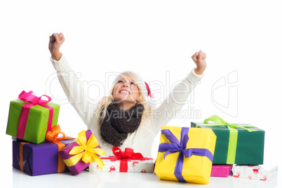 Blonde Weihnachtsfrau mit Geschenken