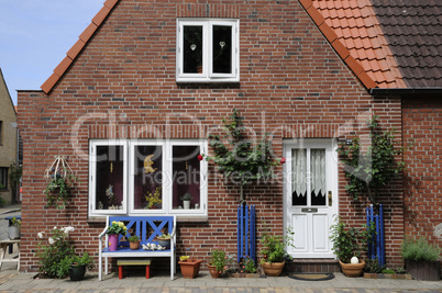 Bank vor einem Haus in Friedrichstadt