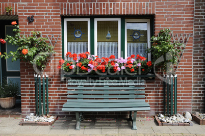 Bank vor einem Haus in Friedrichstadt