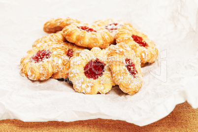 plätzchen mit marmelade für weihnachten