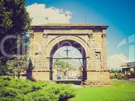 retro look arch of august aosta