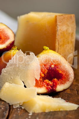 pecorino cheese and fresh figs