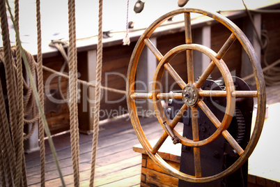 Steuerruder,Ruder auf einem alten Segelschiff im Hafen von Kiel,