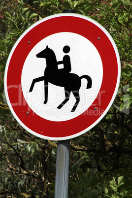 Weg für Reiter verboten