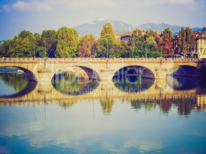 retro look river po, turin