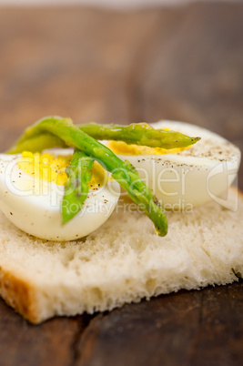 asparagus and eggs