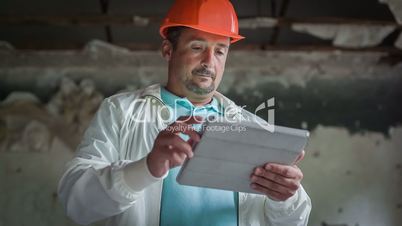 The Engineer Is Getting Acquainted With The Economic Calculations 3