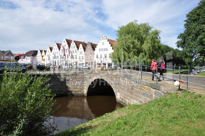 steinbrücke in friedrichstadt