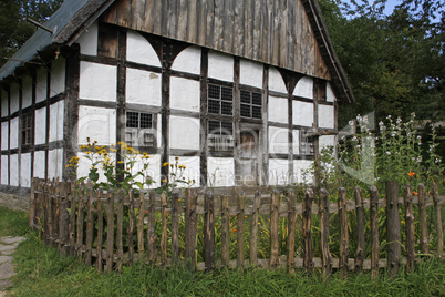 Bauernhaus mit Garten