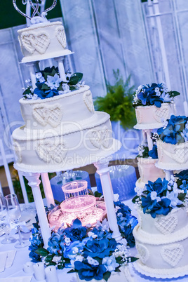 wedding cake with fountain