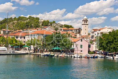 Hafenpromenade von Skradin, Kroatien