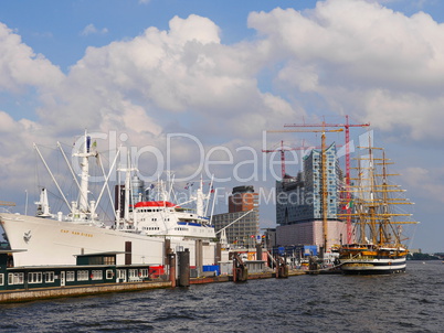 Die Amerigo Vespucci in Hamburg