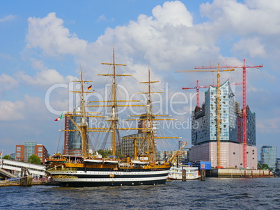 Die Amerigo Vespucci in Hamburg