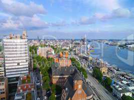 Landungsbrücken und Hafen in Hamburg
