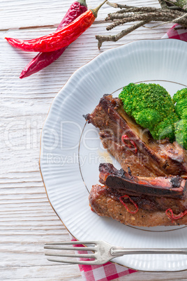 grilled ones rib with broccoli