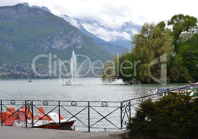 annecy lake with mountains