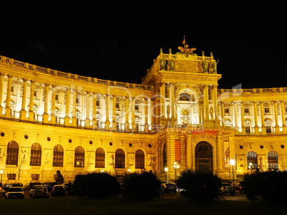 Österreichische Nationalbibliothek bei Nacht