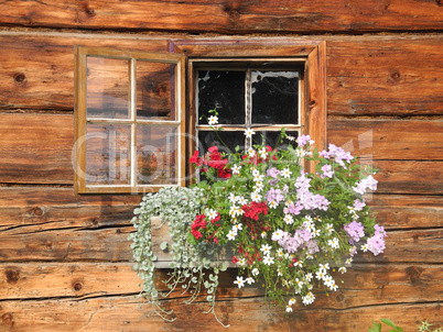 fenster an altem bauernhaus