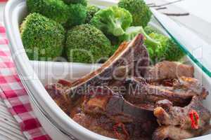 grilled ones rib with broccoli