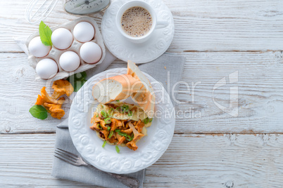 have breakfast omelette with chanterelles