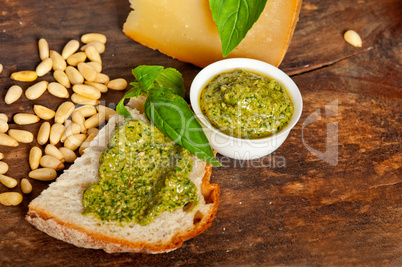 italian basil pesto bruschetta ingredients