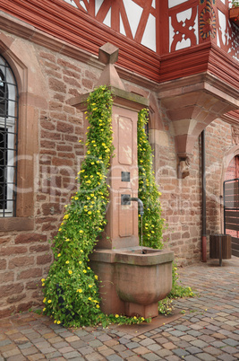 brunnen am rathaus in großheubach